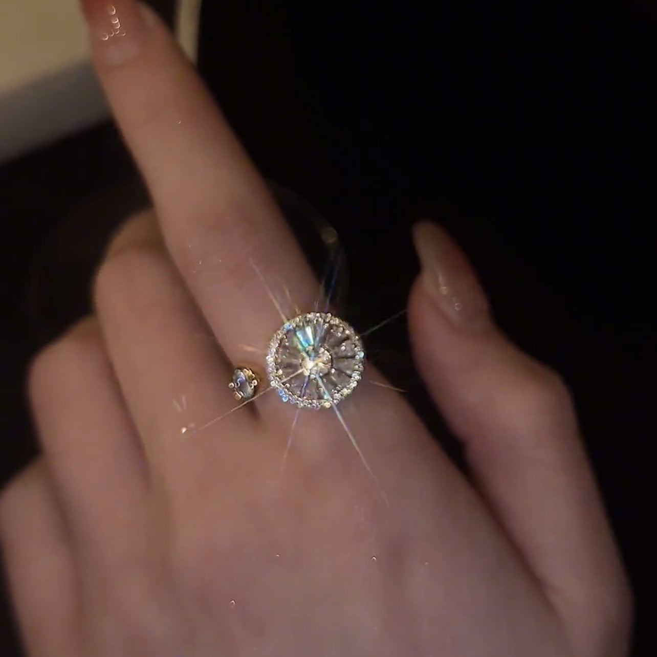 Kessy: Luxury Ring