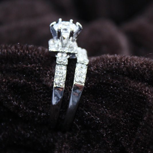 Celine: Couple Creative Engagement Ring