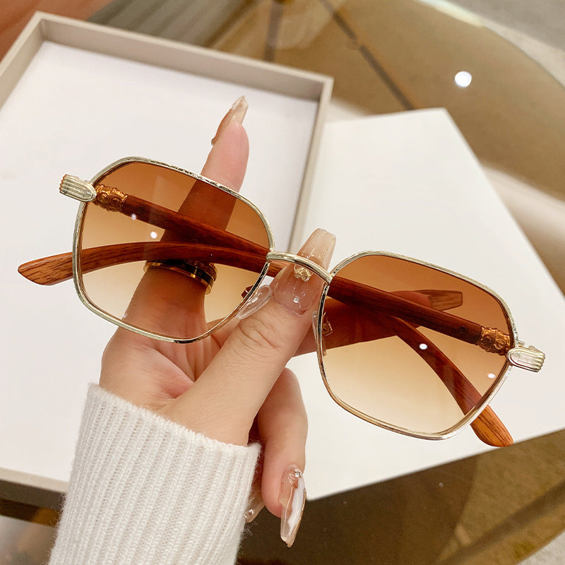 Personality Wear Glasses