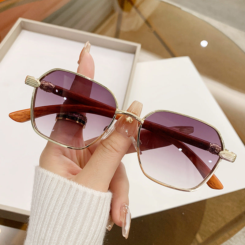 Personality Wear Glasses